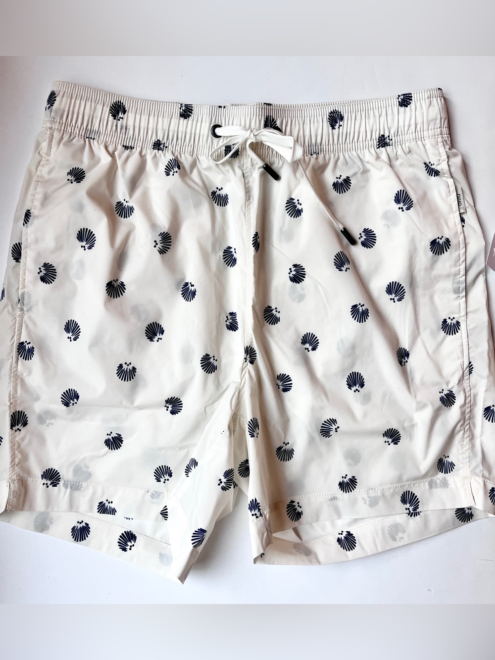 NWT Onia Men’s Charles 5” Size Small Navy Seashells Swim Trunks Shorts